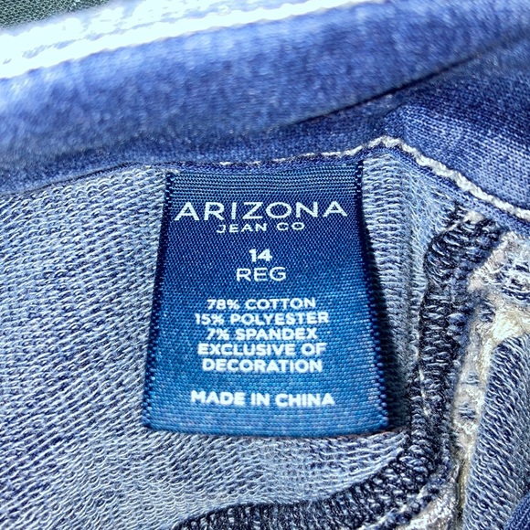 Two pants - Picture 5 of 9